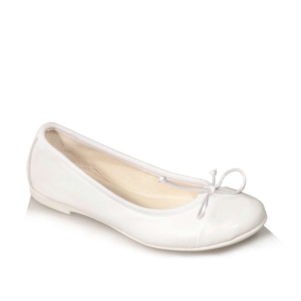 Ballerine bianche con punta di vernice da bambina
